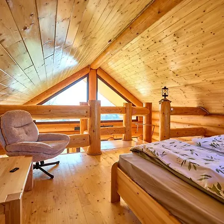 Golden Log House Alpehytte