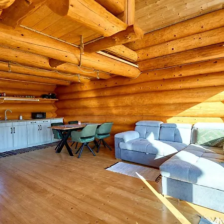 Golden Log House Chalet