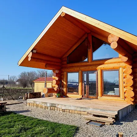 Golden Log House Chalet