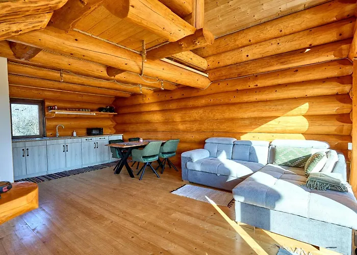 Golden Log House Chalet